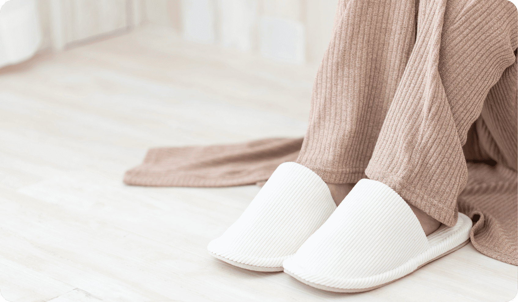スリッパと足